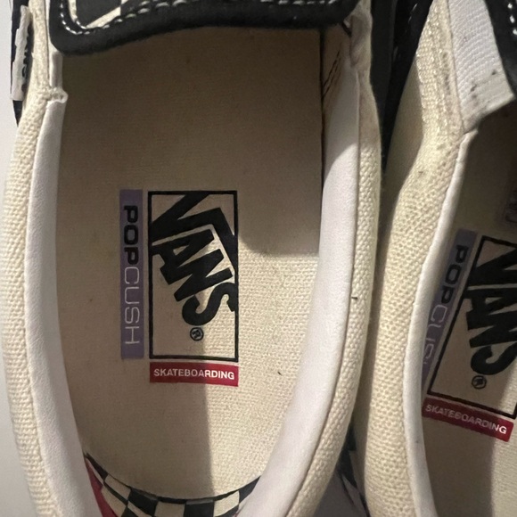 Vans - Picture 2 of 5